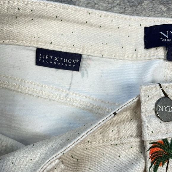NWT NYDJ Cirque Des Palm Tree High Rise A Line Short Fray Hem Tropical Sz 10 - Picture 12 of 14